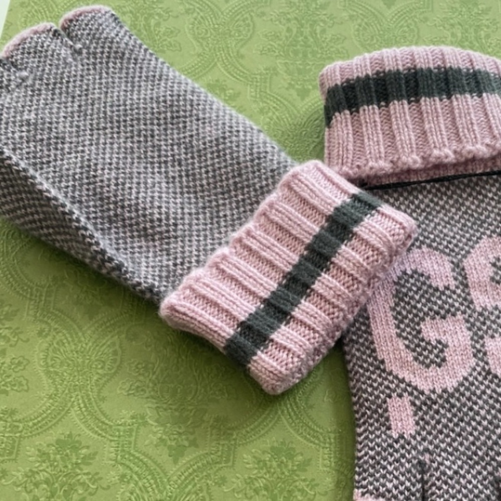 Gucci Cashmere Mittens - Picture 4 of 7